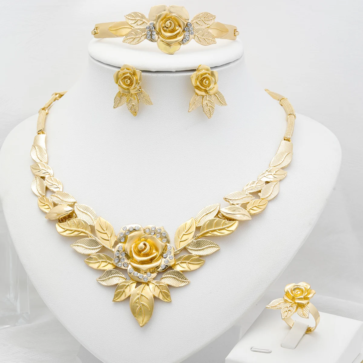 Jewelry Sets for Women Flower Pendant Necklace 18k Gold Plated Fashion Design Earring Bracelet Ring Sets Exquisite Gifts