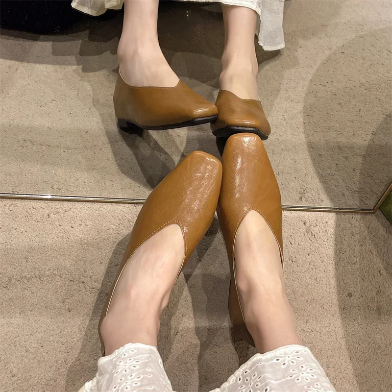 Fashionable Sexy and Comfortable New Walking Shoes for Women Spring and Summer Round Toe Lightweight Plus Size Casual Flat Shoes