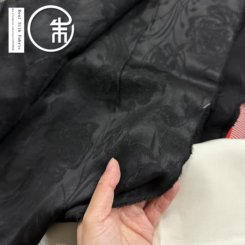 

High Quality Black Jacquard Guanle Crepe Fragrant Cloud Yarn Cheongsam Clothing Real Silk Designer Silk Fabric 30momme Cloth