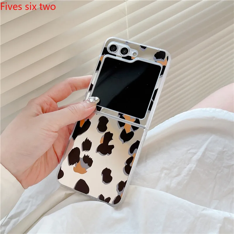 Luxury Korean Cute Kawaii 3D Leopard Print Cosmetic Mirror Cases for Samsung Z Flip 6 5 4 3 Zflip5 Flip5 Flip4 Flip3 Cover Funda