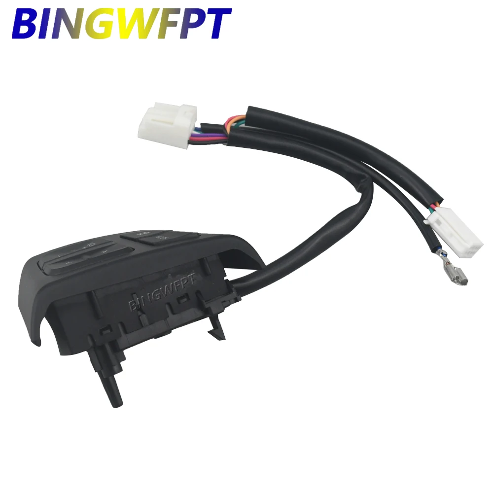 Instrukcja obsługi akcesoriów samochodowych do Suzuki Vitara 2016 2017 2018, przełącznik wielofunkcyjny na kierownicy, przycisk regulacji głośności audio, odtwarzacz radiowy.