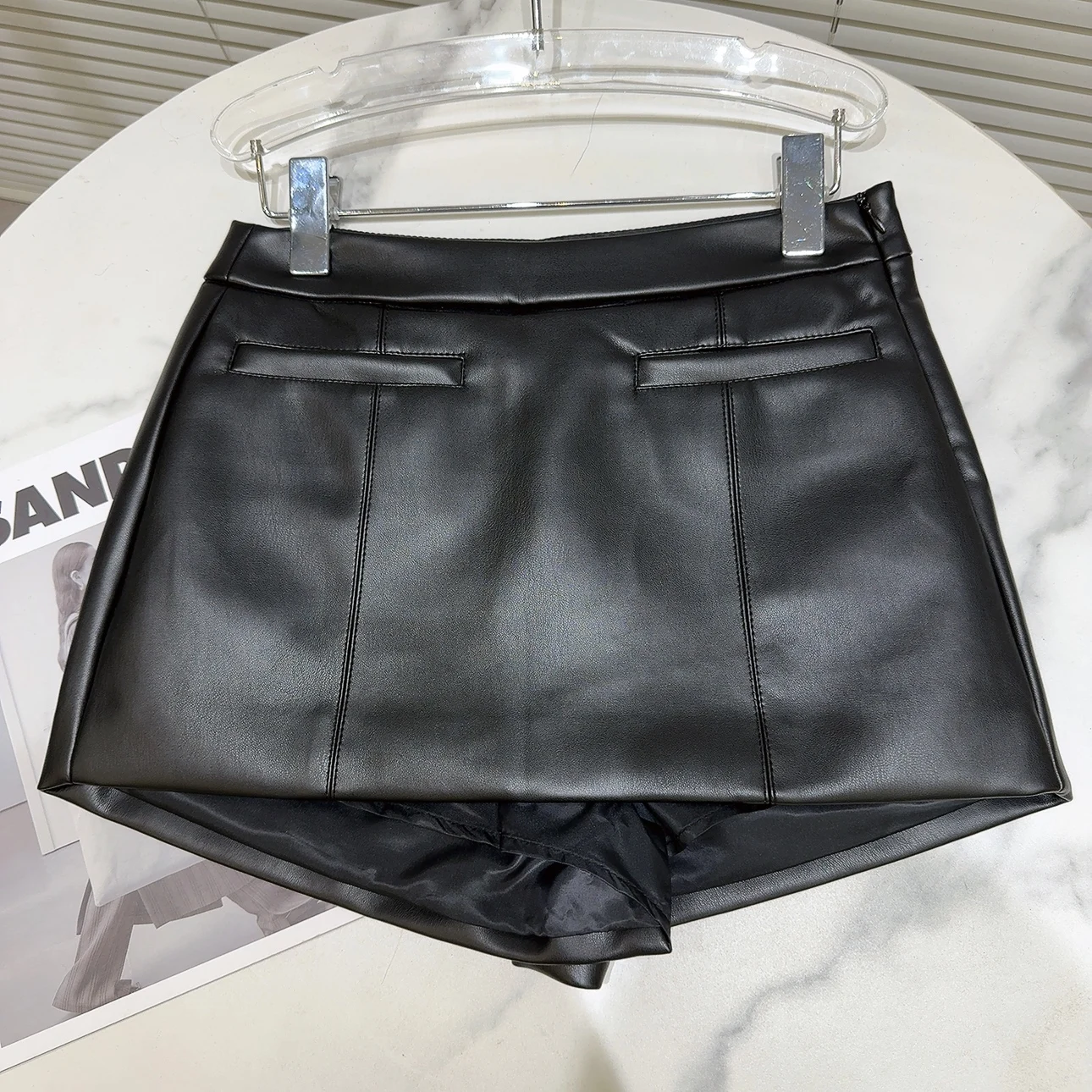 

k Lady Winter 2025 PU Leather Skirt Women's Super ort Pants Skirt ket Decoration Sexy mid Waist Straight Leg