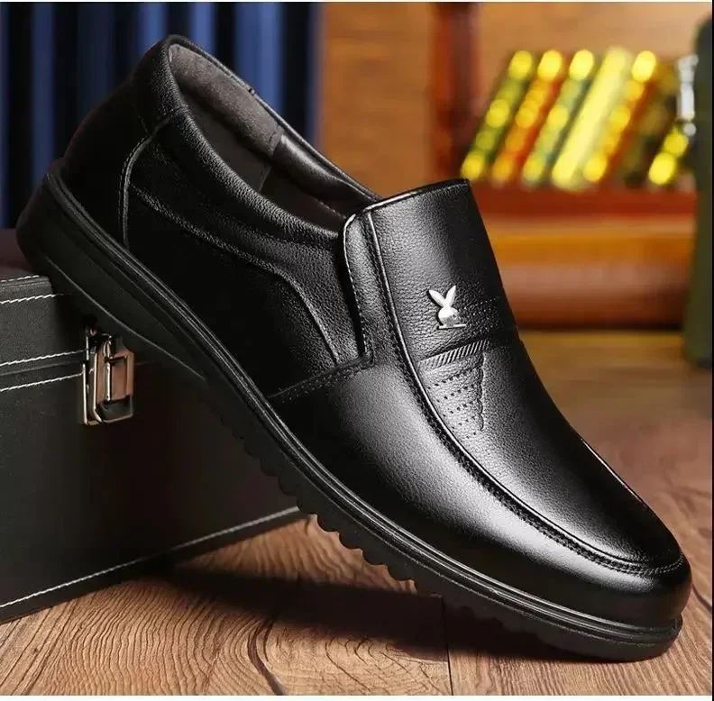 

Leather Shoes Business New Men's Casual Patent Leather Shoe Breathable Soft Bottom Middle-Aged and Elderly Dad Dress Shoes Men