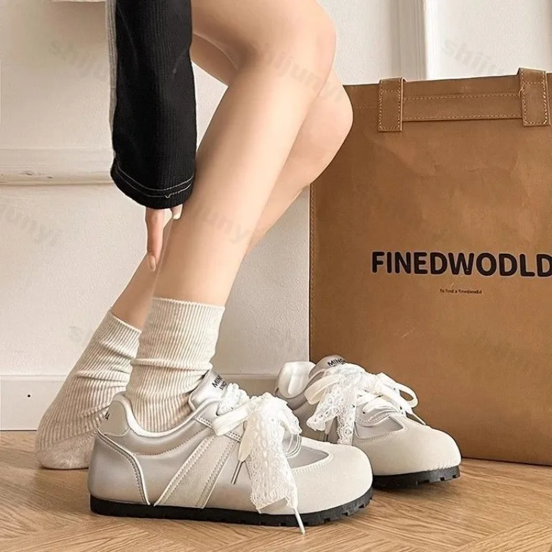 

Women's Fashion Lace Casual Shoes Spring Autumn New Vintage Trend Comfortable Board Shoes Outdoor Non Slip Soft Sole Sneakers