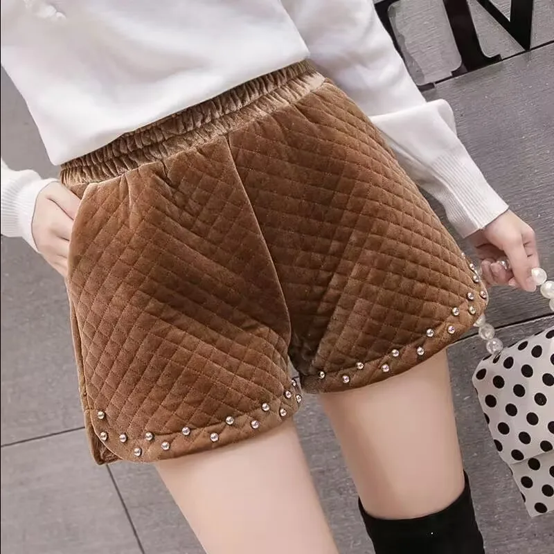 

6XL Elastic High Waist Shorts 2023 Autumn Winter Beading Canary Velvet Shorts Women Femme Casual Ladies Shorts Black Boots Pant