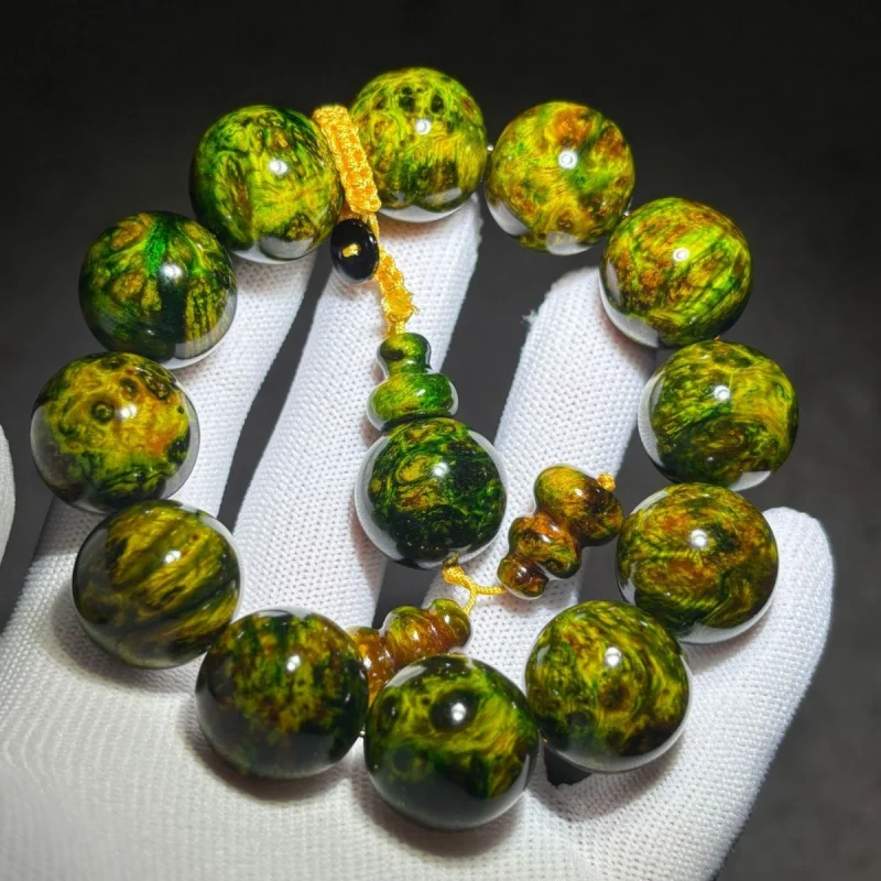 High-end amber wood bracelet with ink painting finish, solidified patina, fully translucent, made of Northern agarwood and pine