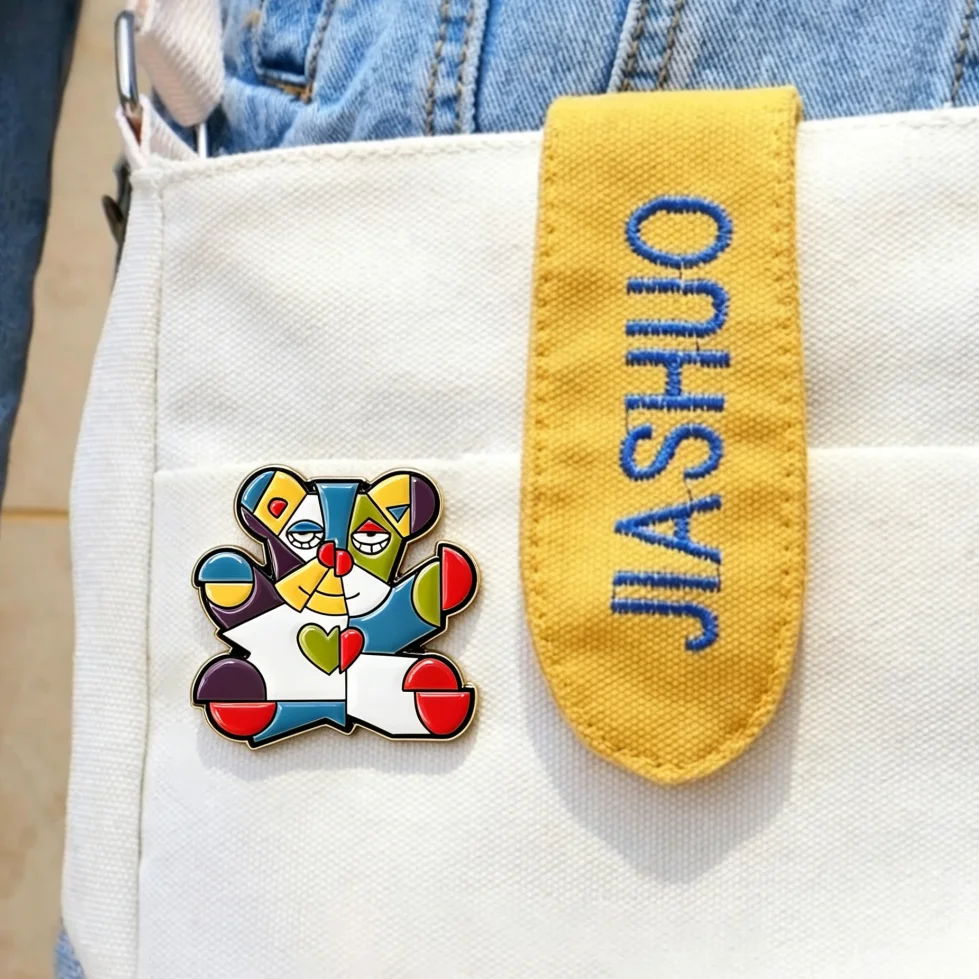 Colorful Cubist Patchwork Bear Enamel Lapel Pin Abstract Geometric Art Heart Design Metal Badge Trendy Fashion Ornament
