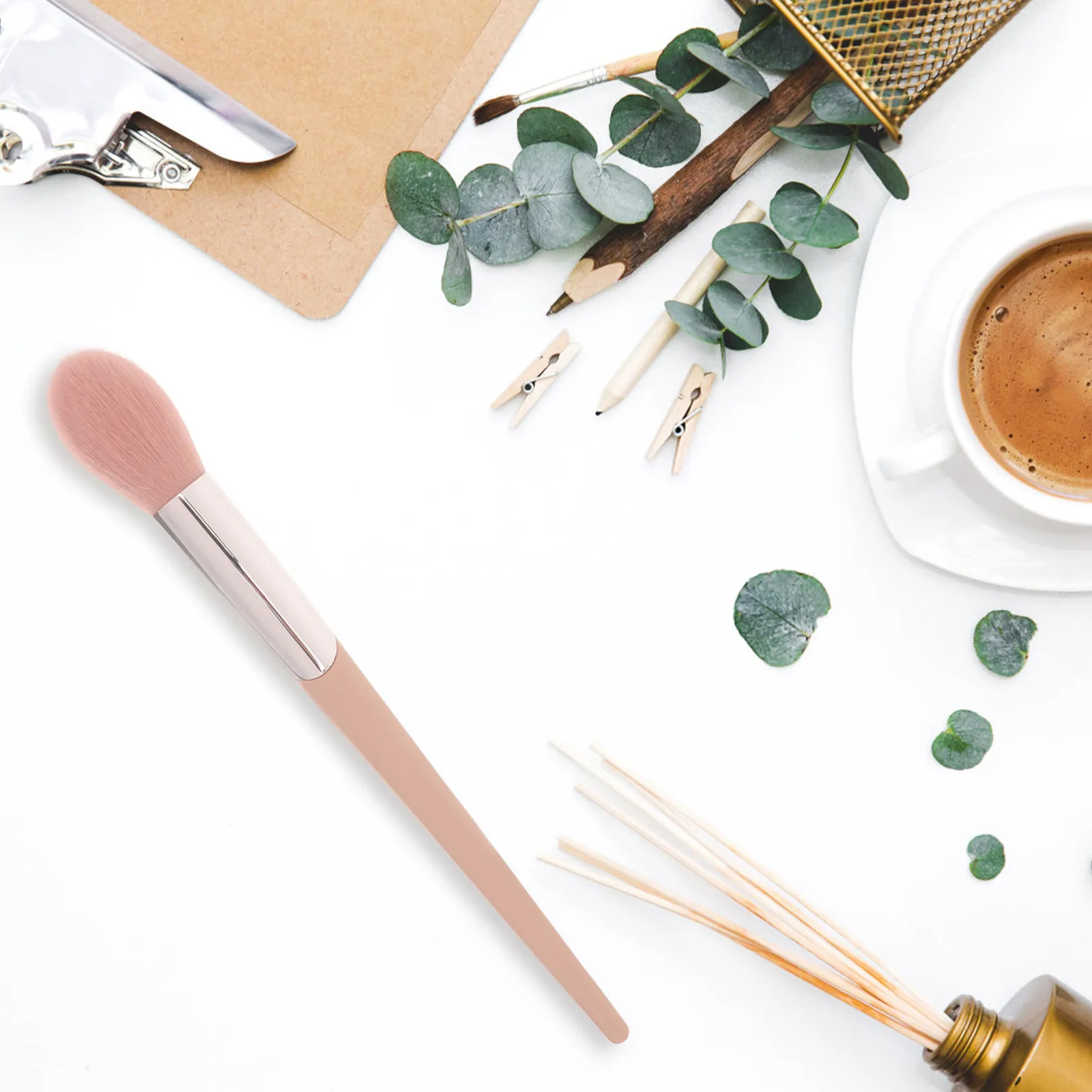 Pennello per Trucco Morbido Premium per Blush, Illuminante, Ombretto Naso e Viso, Leggero e Portatile