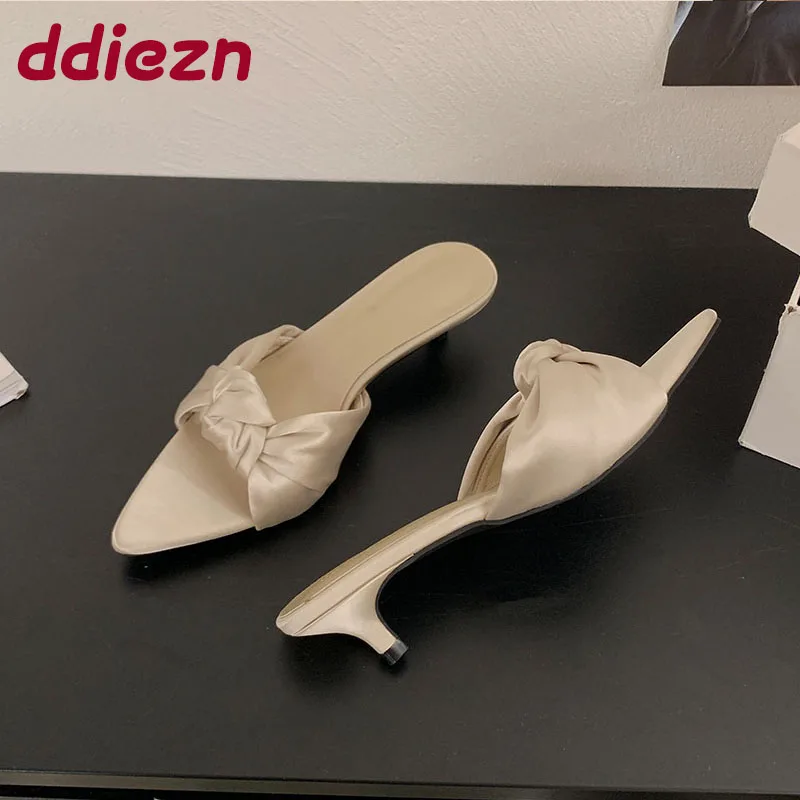 

Fashion Pointed Toe Women Low Heel Slippers Summer Female Slides Sandals Butterfly-Knot Ladies Heeled Slippers Shoes Pumps