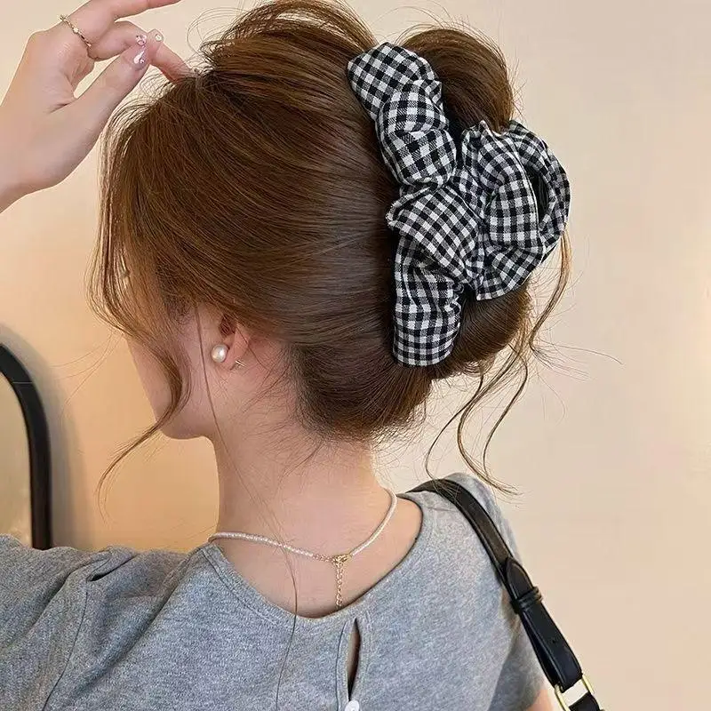New Top Korean-style Minimalist Black And White Checkered Bubble Hair Clip Accessory, Artistic And High-end Shark Clip Hairpin