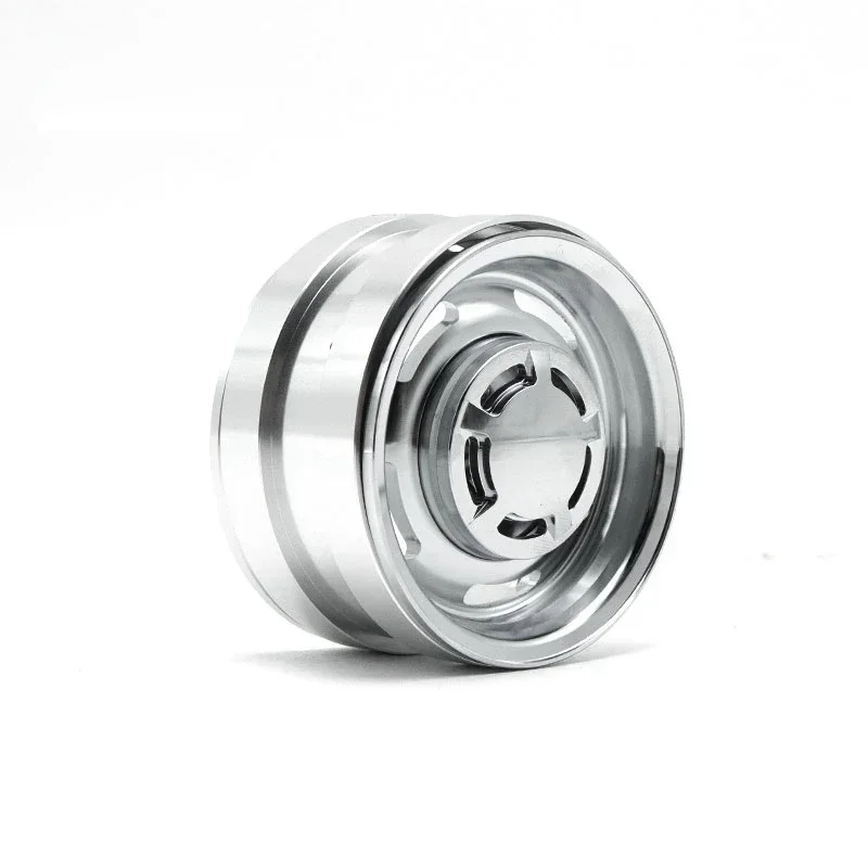 1 Pair Simulation Metal 2.2 Inches Retro Mirror Wheel Hub for 1/10 RC Crawler Car Traxxas TRX4 Accessories