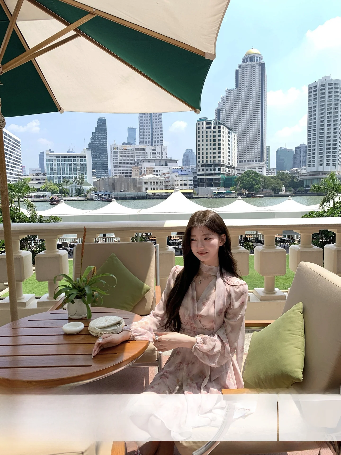 

Платье YOLI Zhang Yuli: Нежное розовое женское платье с V-образным вырезом и длинными рукавами, приталенное, короткое, в повседневном стиле, для весеннего французского отпуска