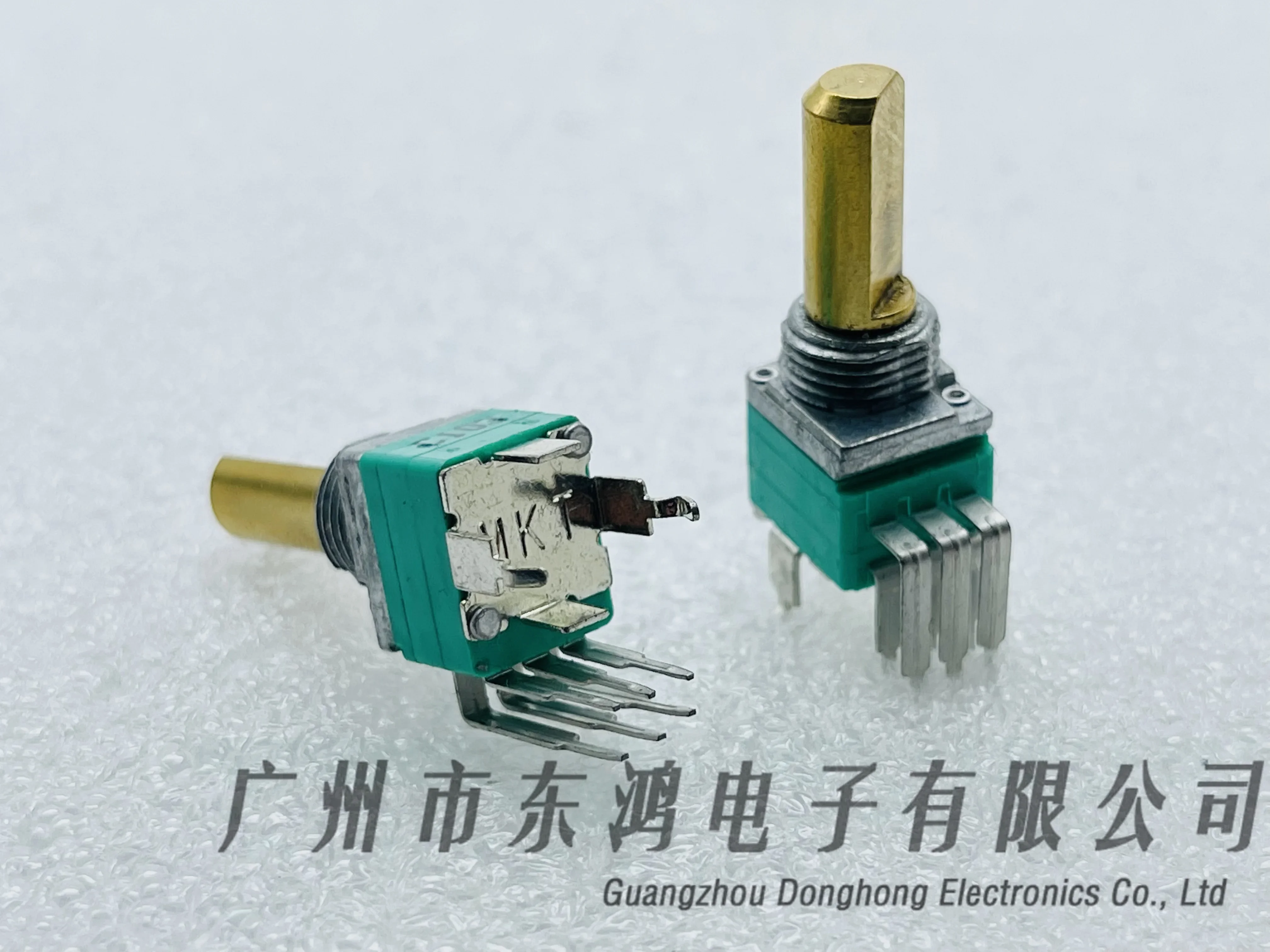 1PCS RK09 precision dual potentiometer C10K power amplifier volume adjustment axis length 17mm 6-pin