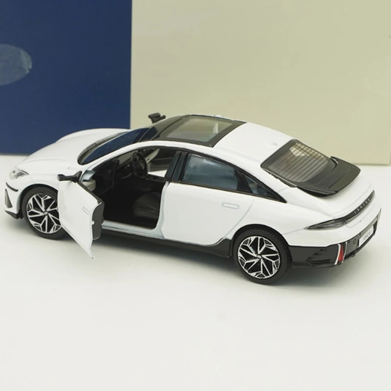 الأصلي 1:38 مقياس أيونيك 6 سبيكة سيارة نموذج مجموعة ثابتة زينت هدايا العيد اللعب