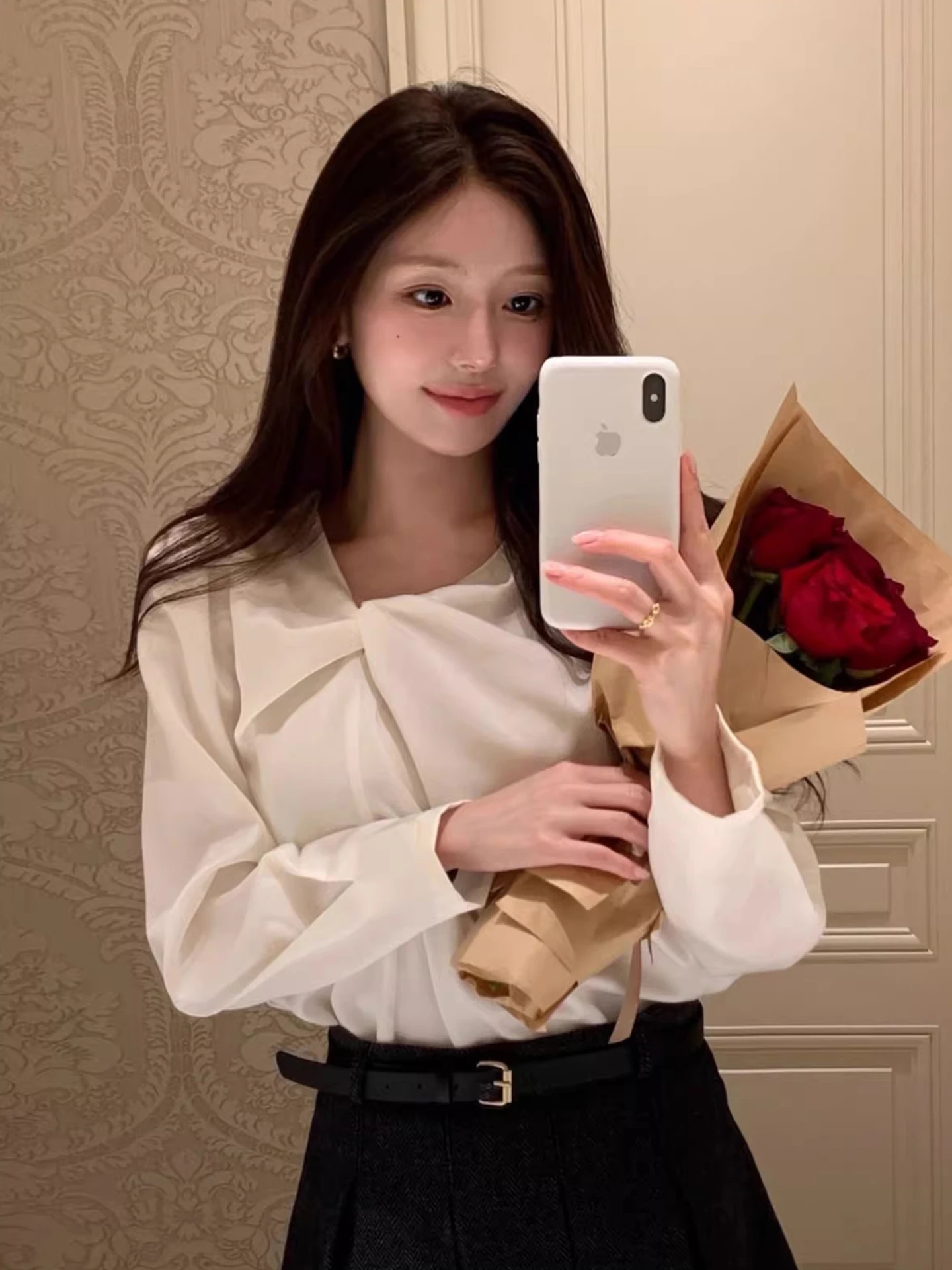 

Ele Pure Color Pleated Collar Long Sve irt Women's Early Spring New Sle Versatile Charming Top Korean Sle Loose Fit