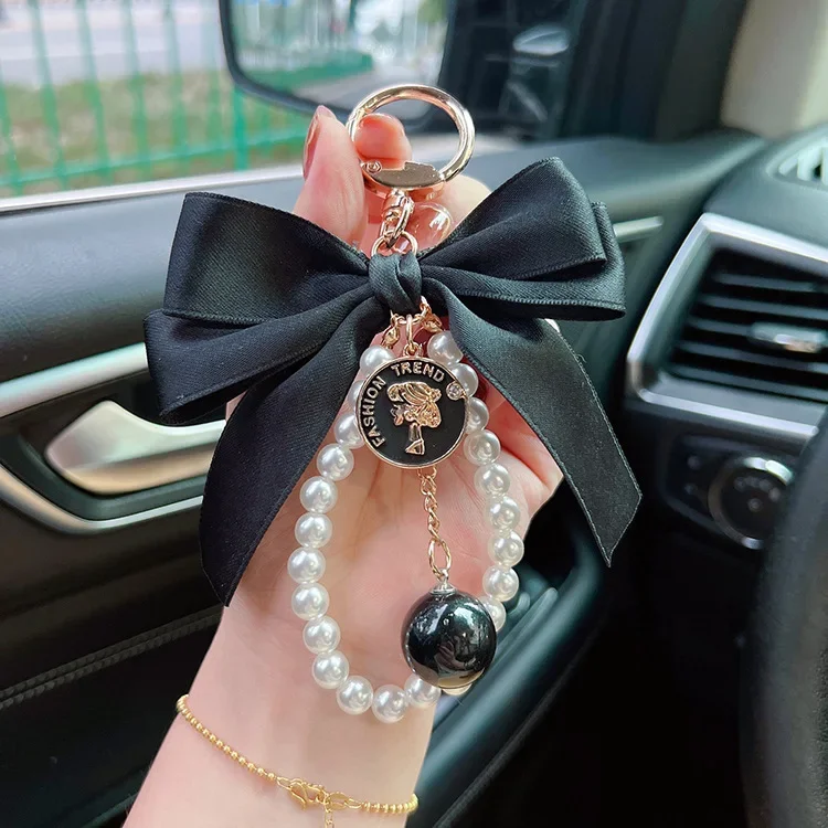 2023 Fashion Pearl Keychain Lovely Bow-tie Charm Key Chain for Handbag Purse Car Keyrings Decoration Jewelry Gift