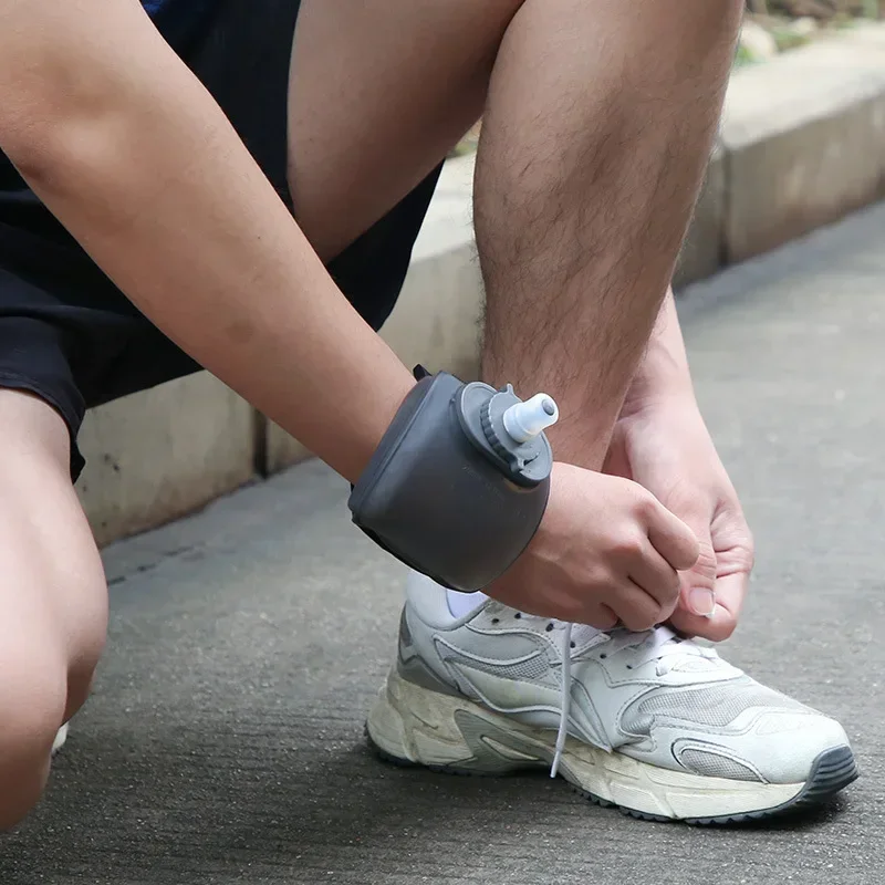 Garrafa de água esportiva para pulso, ferramenta de hidratação para maratona de ciclismo, montanhismo, garrafa de água portátil para escalada ao ar livre