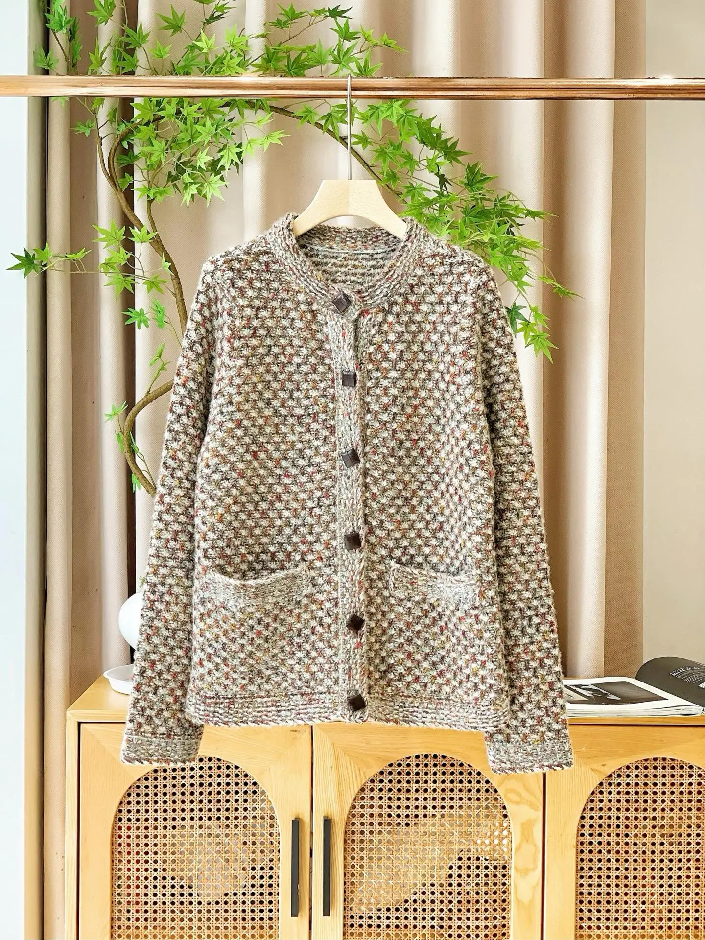 

Осень/зима 202, новый высококачественный модный повседневный полосатый вязаный свитер для женщин