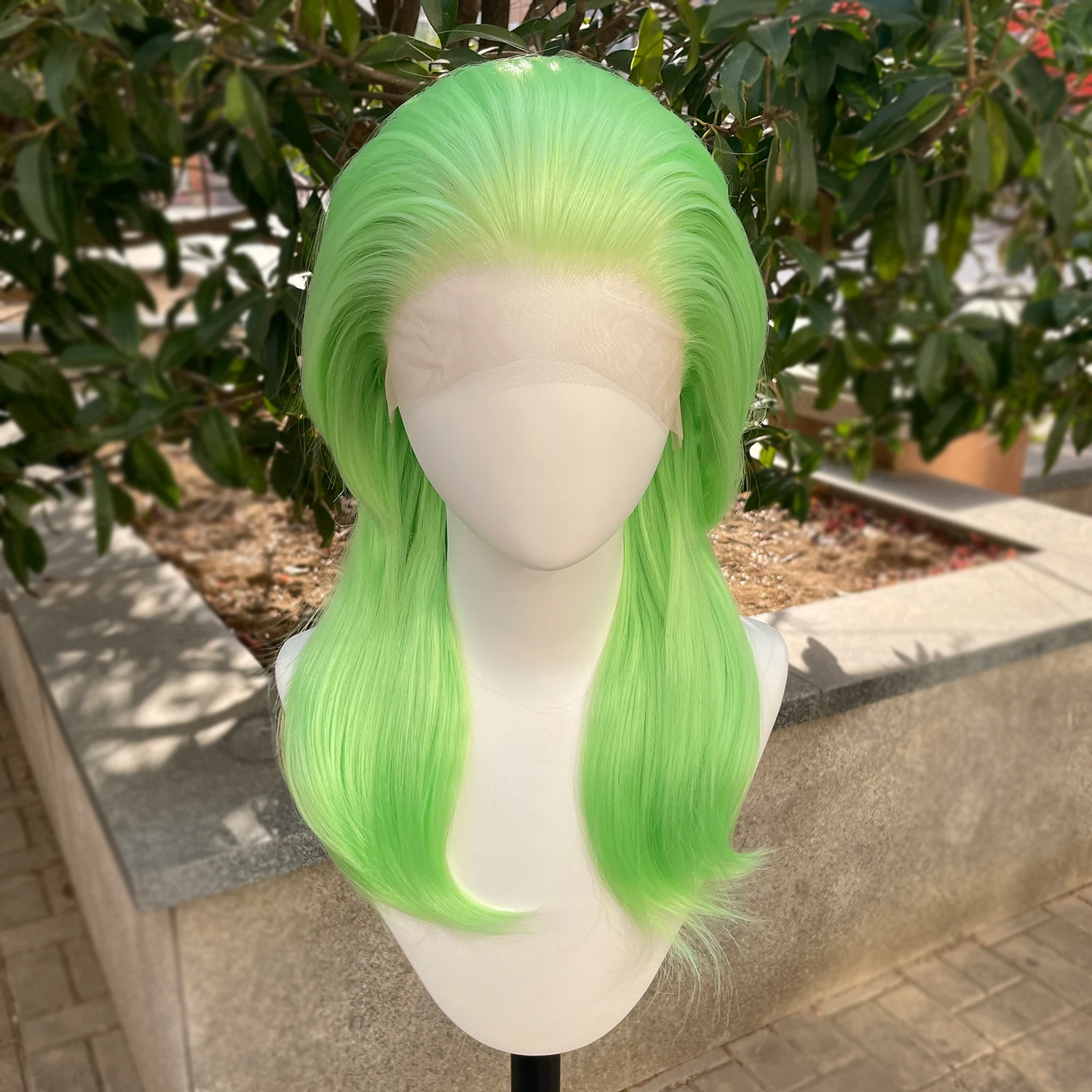 

Light Green 13X4 Synthetic Lace Front Wigs for Women Shoulder Length Mullet Cosplay Wig for Men Half Hand Tied Glueless Natural