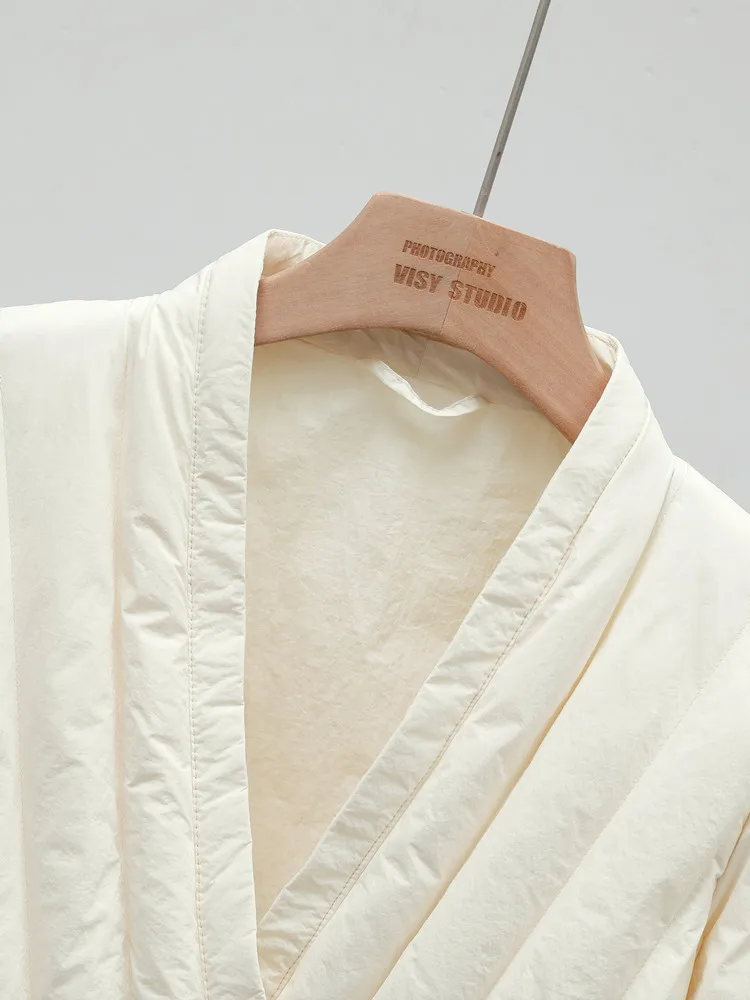 Leichte Daunenjacke für Damen, 2025, Herbst neuer Stil, V-Ausschnitt, Innenfutter, 90 weiße Entendaunen, stilvolle und schlanke warme Jacke