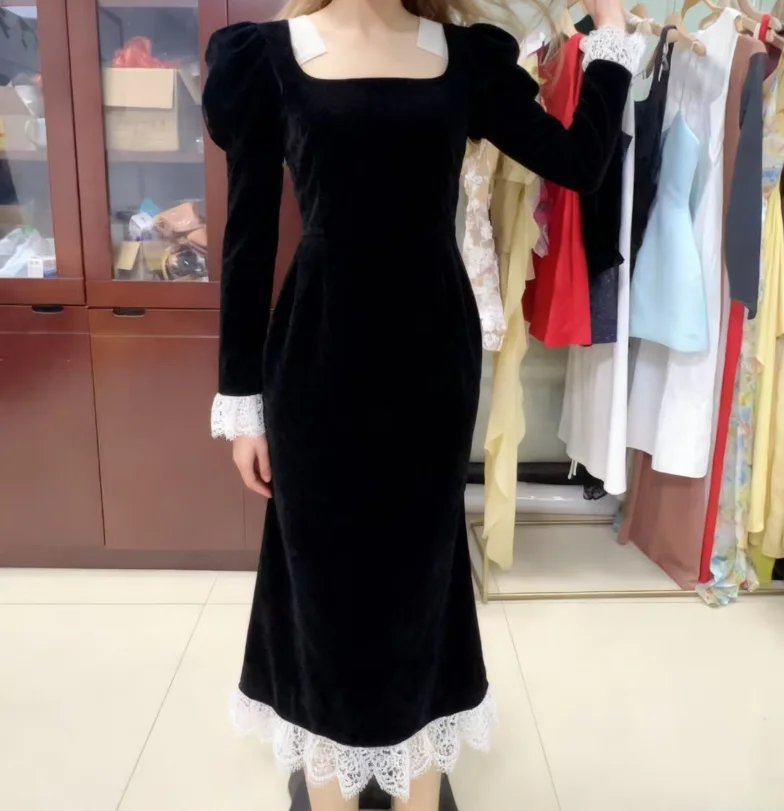 

Women's Dress 2025 Autumn and Winter New Black Splicing Lace Long Dress with Elegant Style and Long Sleeve Gold Velvet Dress