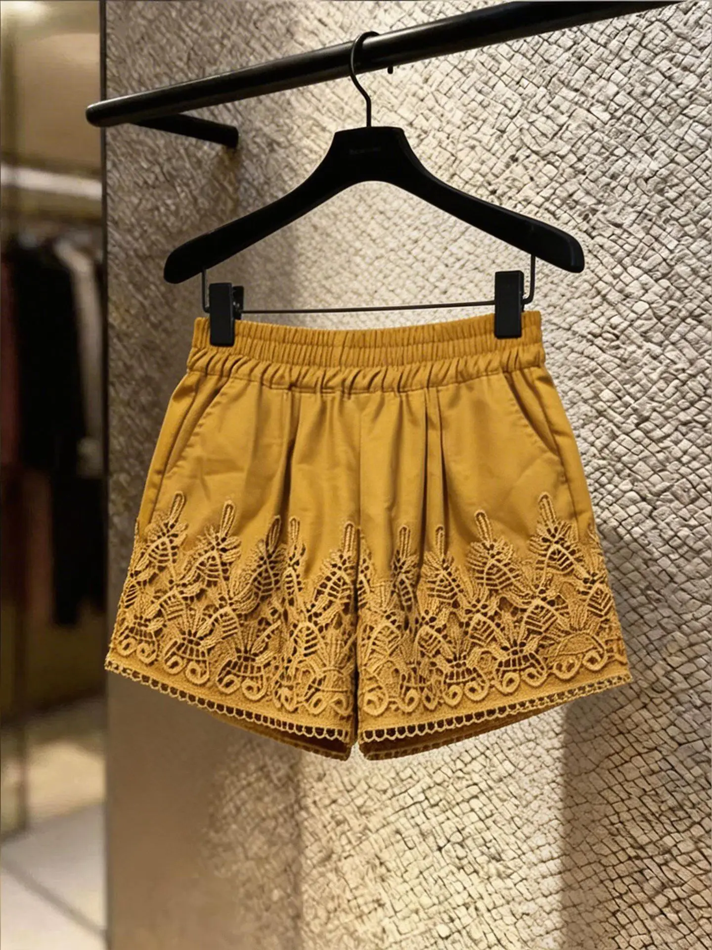 

Fashionable Yellow Casual Shorts Women's Straight Leg Slimming Spring New Style Elegant Unique Comfortable plus Size Pants