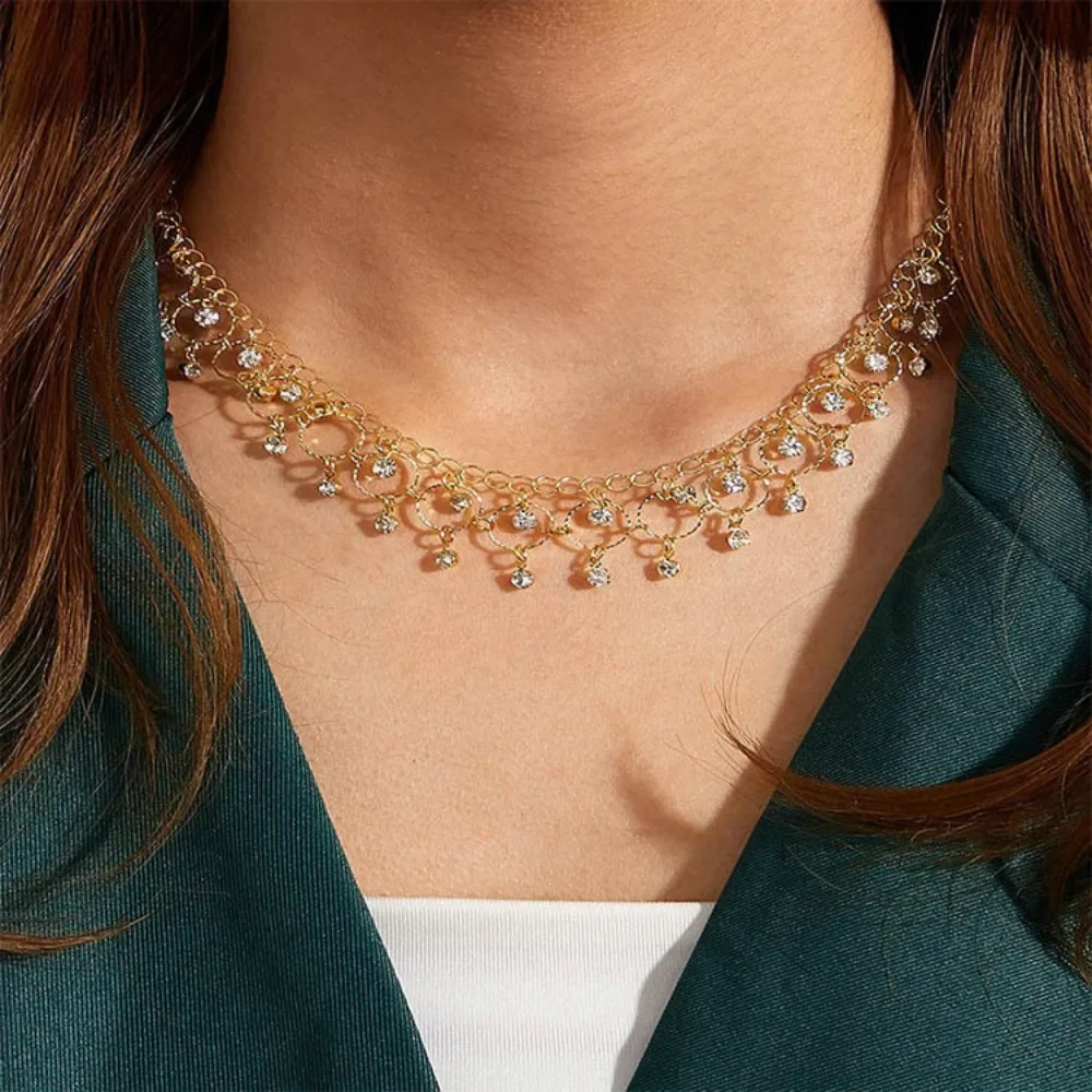 

New Fashion Summer Beach Necklaces Jewelry for Women Exquisite Gold Color Shiny Rhinestones Collarbone Chain Choker