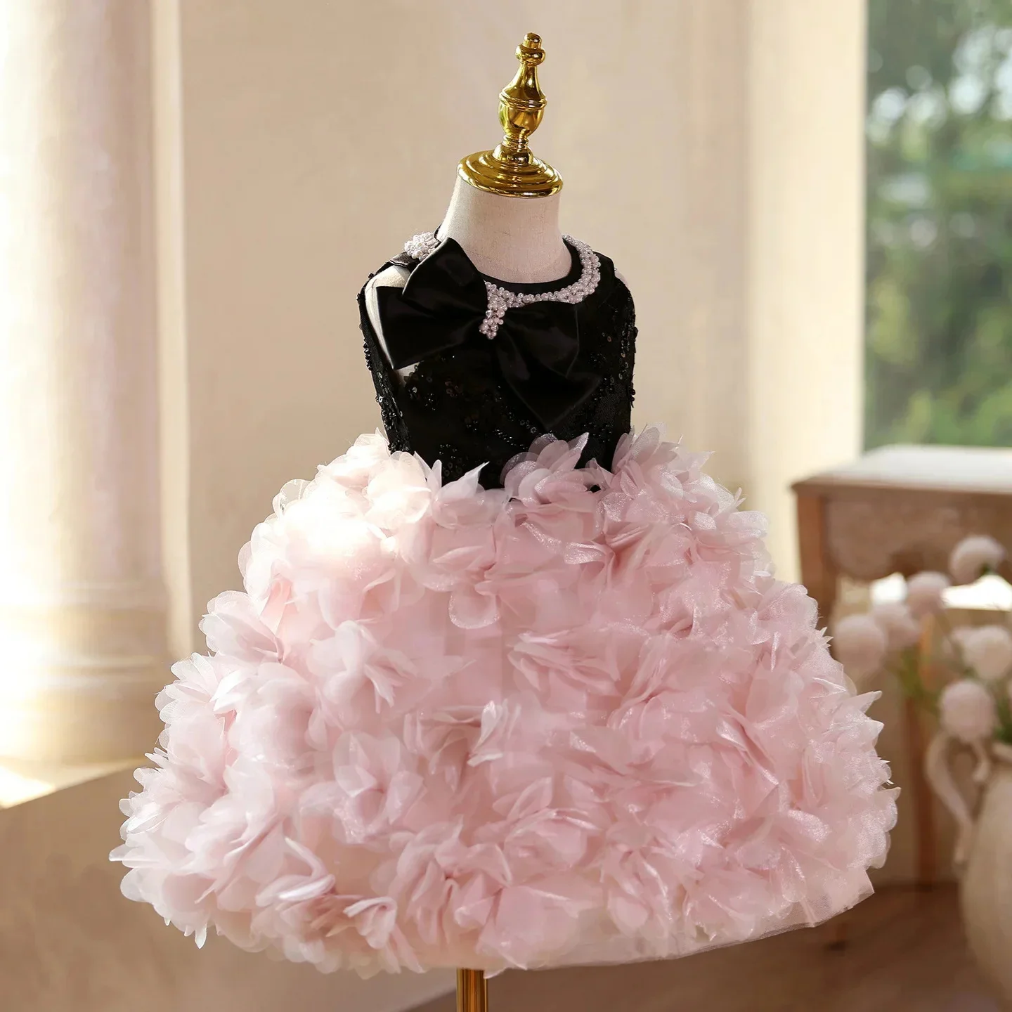 

Customized Flower Girl Dress For Wedding Bowknot Pearls Sleeveless Glitter Elegant Kids Birthday Party First Communion Gown