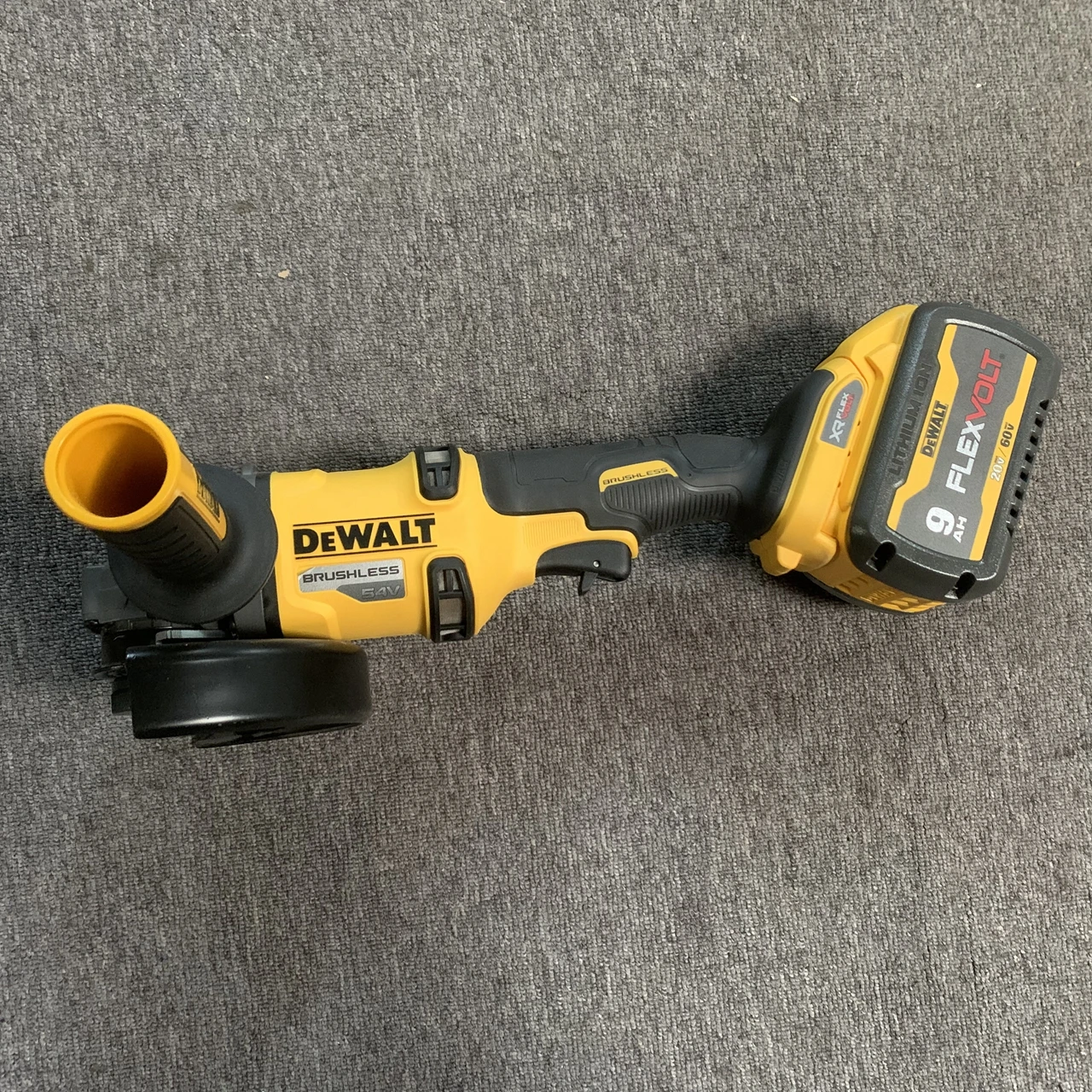 Dewalt DCG418 60V Flexvolt 4 1/2\