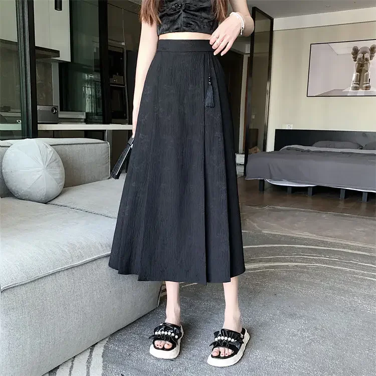 تنورة ميدي أنيقة مطرزة بخصر عالٍ للنساء على الطراز الصيني الجديد تنورة نصف الجسم على شكل حرف a للصيف عصرية ومتعددة الاستخدامات