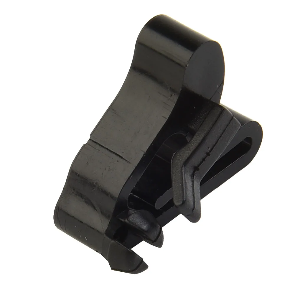 1pcs Fuel Flap Latch Retaining Clip Replacement For LAND Rover For DISCOVERY II 1998 To For 2004 BPX700010 Car Parts Accessories