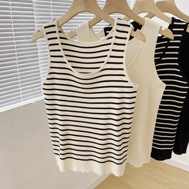 เสื้อกั๊กไหมพรมถักสำหรับผู้หญิงแบบใหม่ แขนกุด คอกลม ลายทาง เสื้อกั๊กไหมพรมถัก เสื้อผู้หญิง เสื้อนอก เสื้อสเวตเตอร์ เสื้อสเวตเตอร์ผู้หญิง Q2211