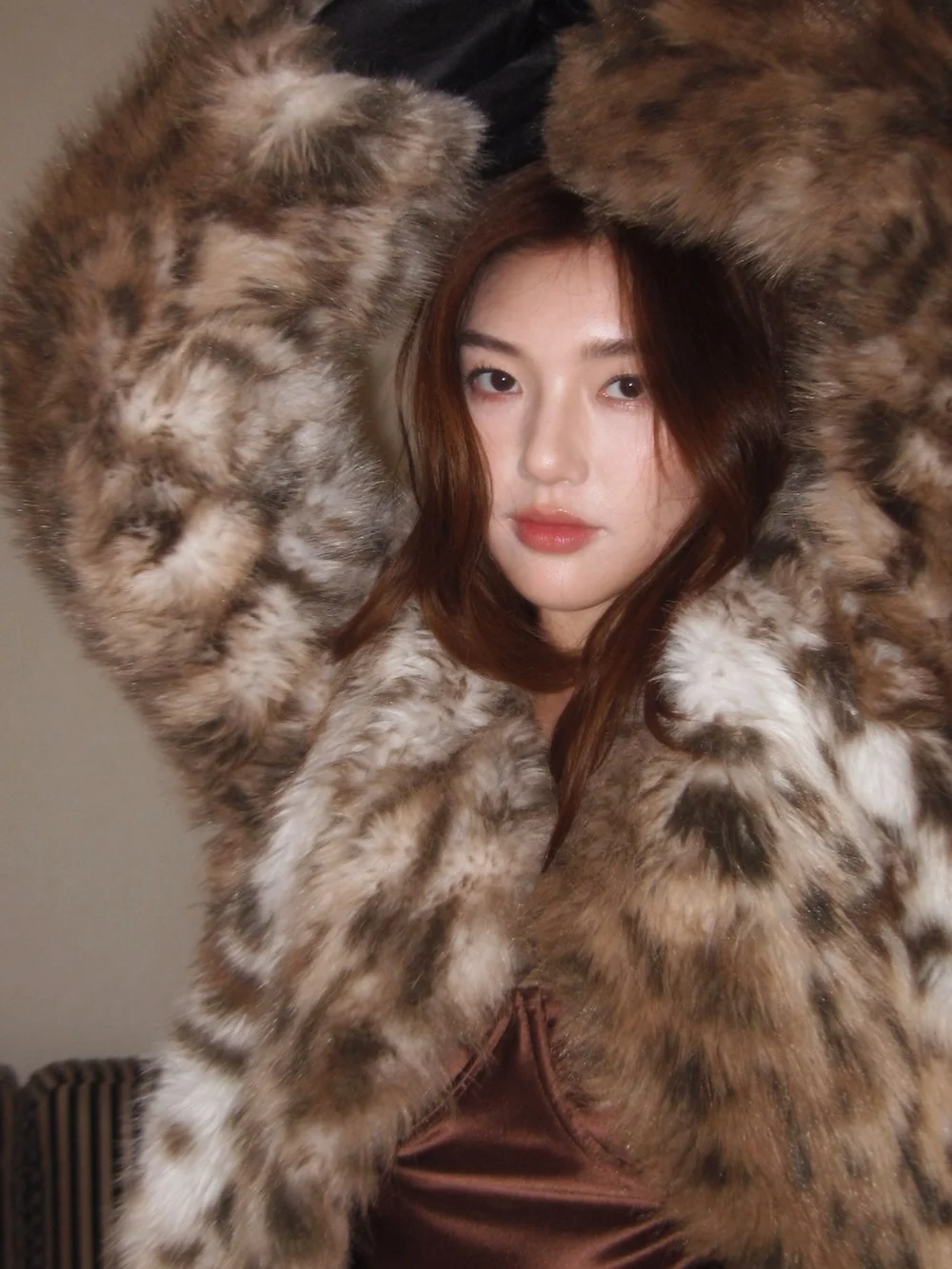 

Lowey Soft Leopard Artificial Fur Eco-Friendly Fur Coat Warmth Conservation Gentle Style Long Sleeve round Neck Coat