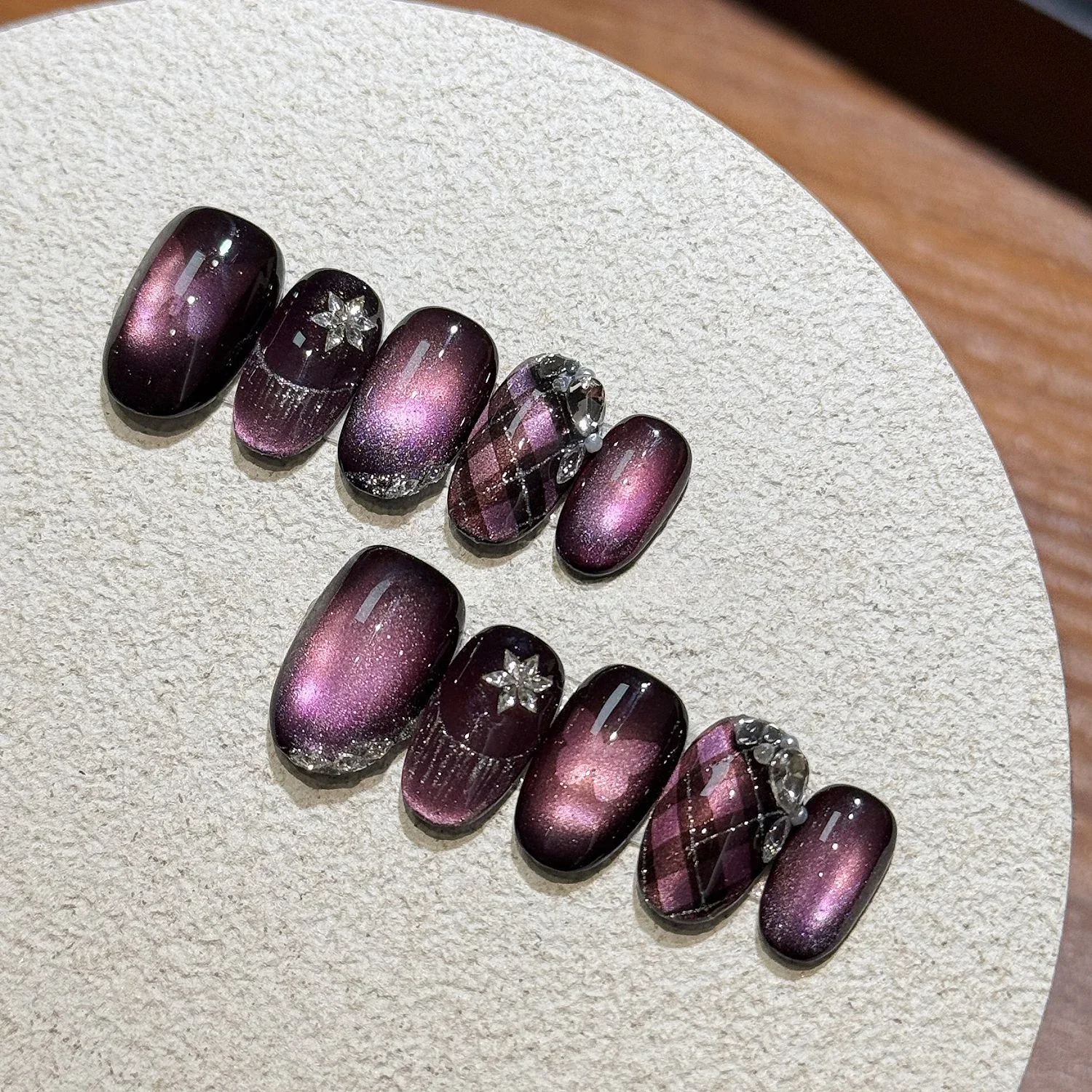 10Pcs Purple Dreamy Cat Eye Butterfly Press on Nail with Rhinestone Flower Design Nail Tips Wearable Short Oval Beauty Nails Art