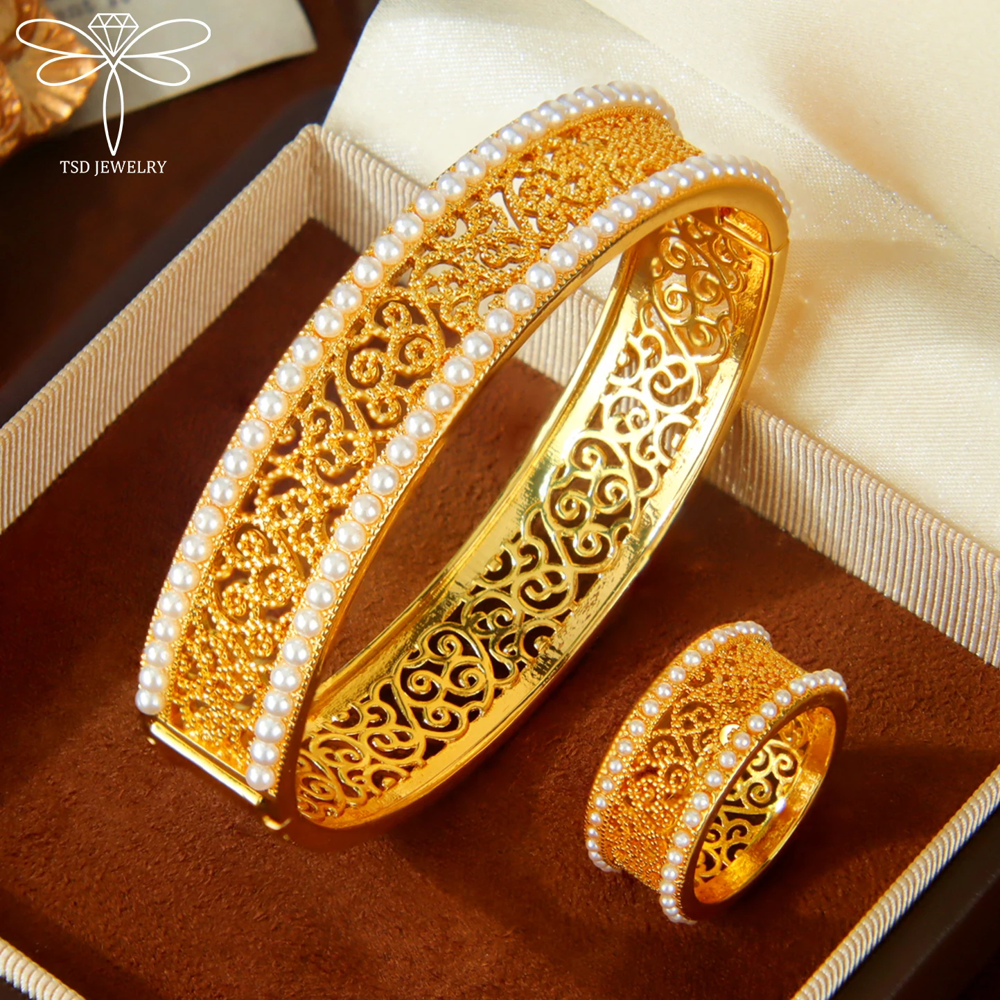 

Luxury Dubai Fashion Jewelry Set 21k Gold Plated Arabesque Pearls Opening Bracelet Rings Nigeria Women Bridal Wedding Jewelrys
