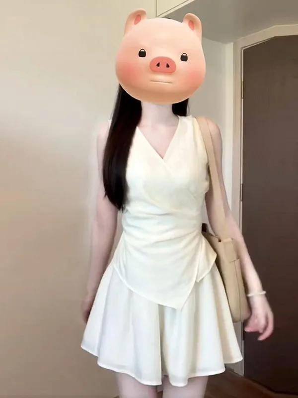 

Fashionable Two-Piece Set Skirt Pants Complete Summer Outfit Korean Style Age-Defying V-Neck Design for Young Women 18-25