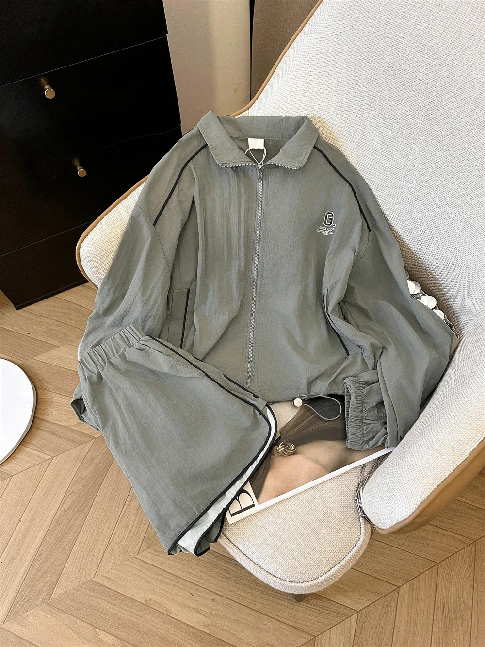 

American Retro Casual Lightweight Summer Sun Protection Men's Outdoor Sports Suit ort Pants Two-Piece Set Zipper Closure