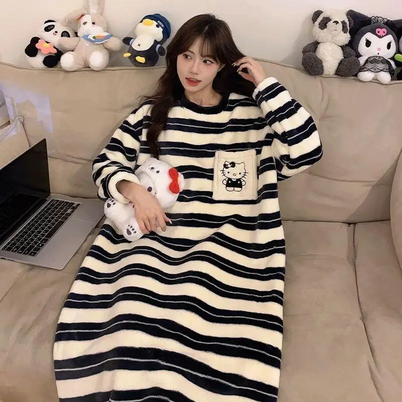 

Новая теплая ночная сорочка Sanrio Hello Kitty из утолщенного кораллового флиса для студентов, домашняя одежда средней длины для осени и зимы