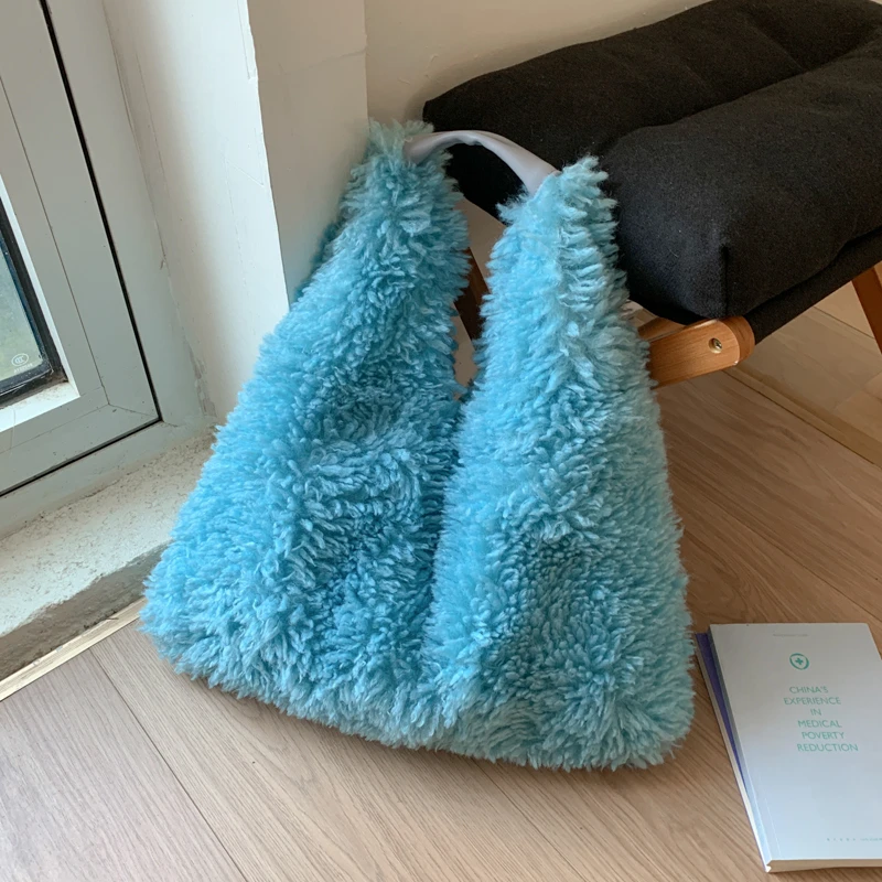 

Plush Solid Color Large Capacity Tote Bag Autumn/winter New Versatile 2025 Hot Sale Bags for Women Retro Commuting Shoulder Bag