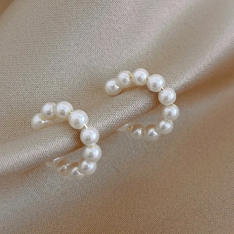 Pearl Ear Cuff Clip Earrings Non-Piercing Bone C-shaped Ear Ring Without Puncture Minimalist Earrings for Women Fashion Jewelry