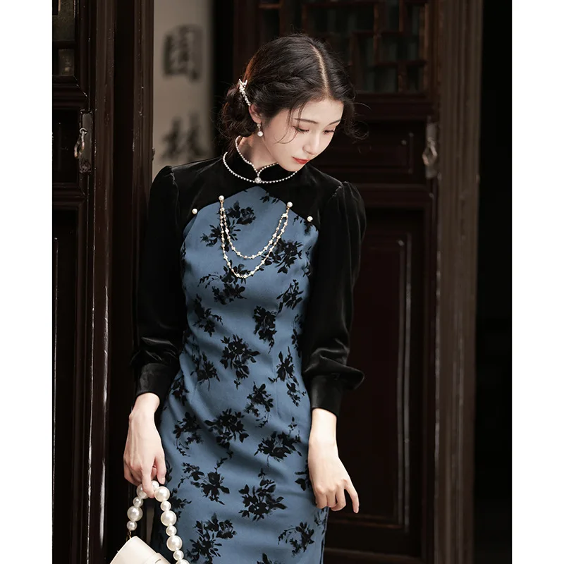 

Spring Vintage Republic of China Modern Cheongsam Improved Chinese Traditional Style Patchwork Velvet Long-sleeved Qipao Dress