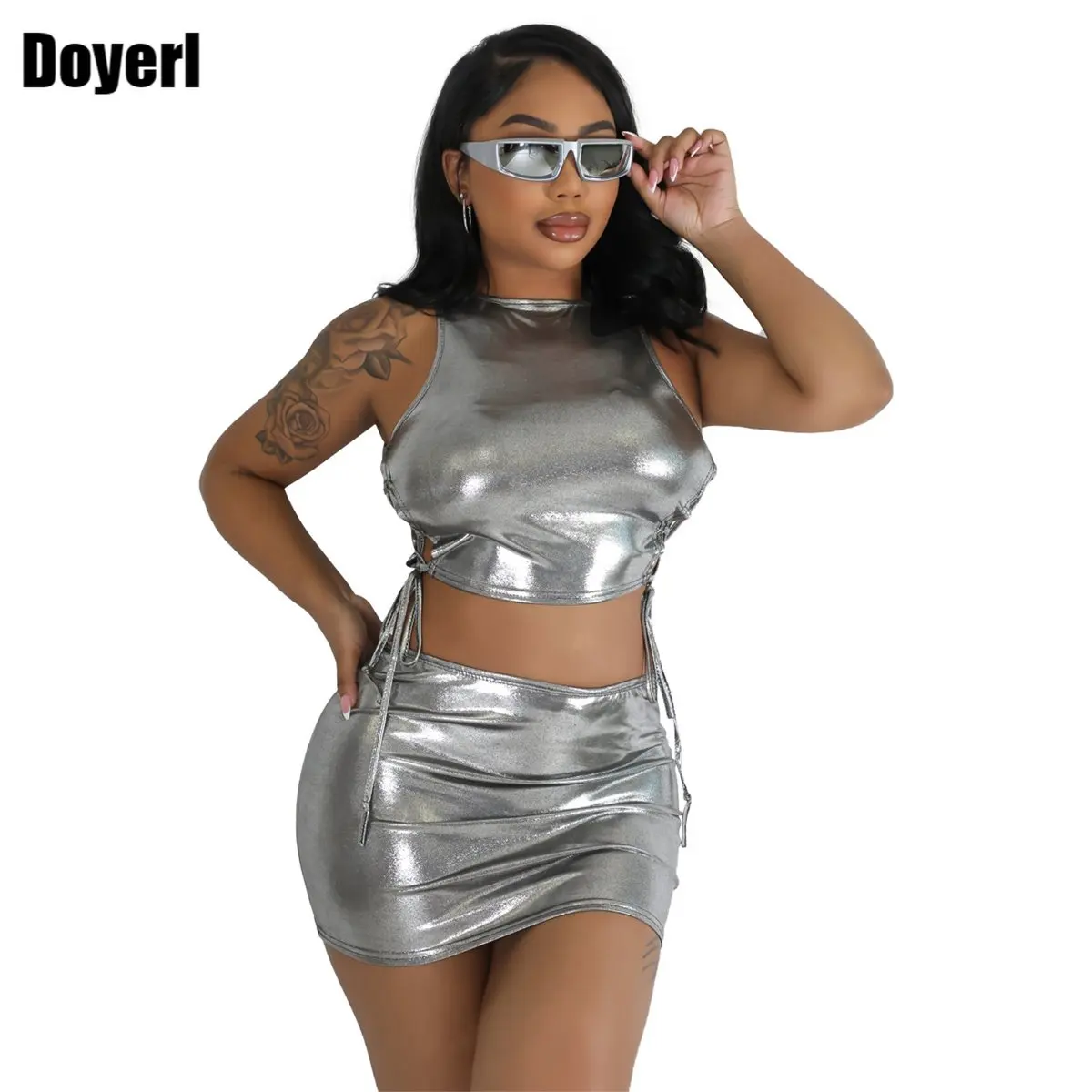 Brilhante Metálico Baddie 2 Peça Define Mulheres Outfit Top Colheita de Verão Mini Saia Set Y2K Sexy Night Club Outfit Novo Em Conjunto De Correspondência