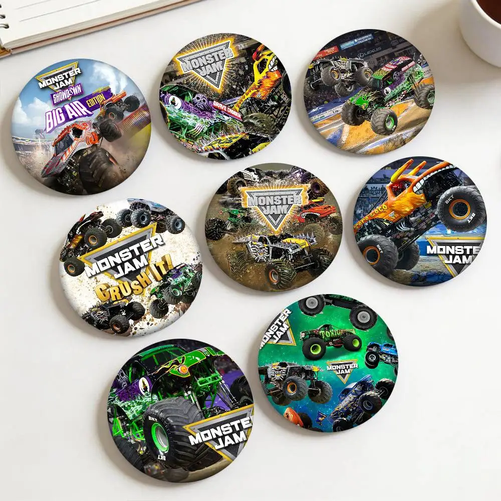 1 Stück Monster Jam Monster Truck Cartoon-Broschen im Cartoon-Stil für Rucksackdekoration, runde Emaille-Pins für Accessoires