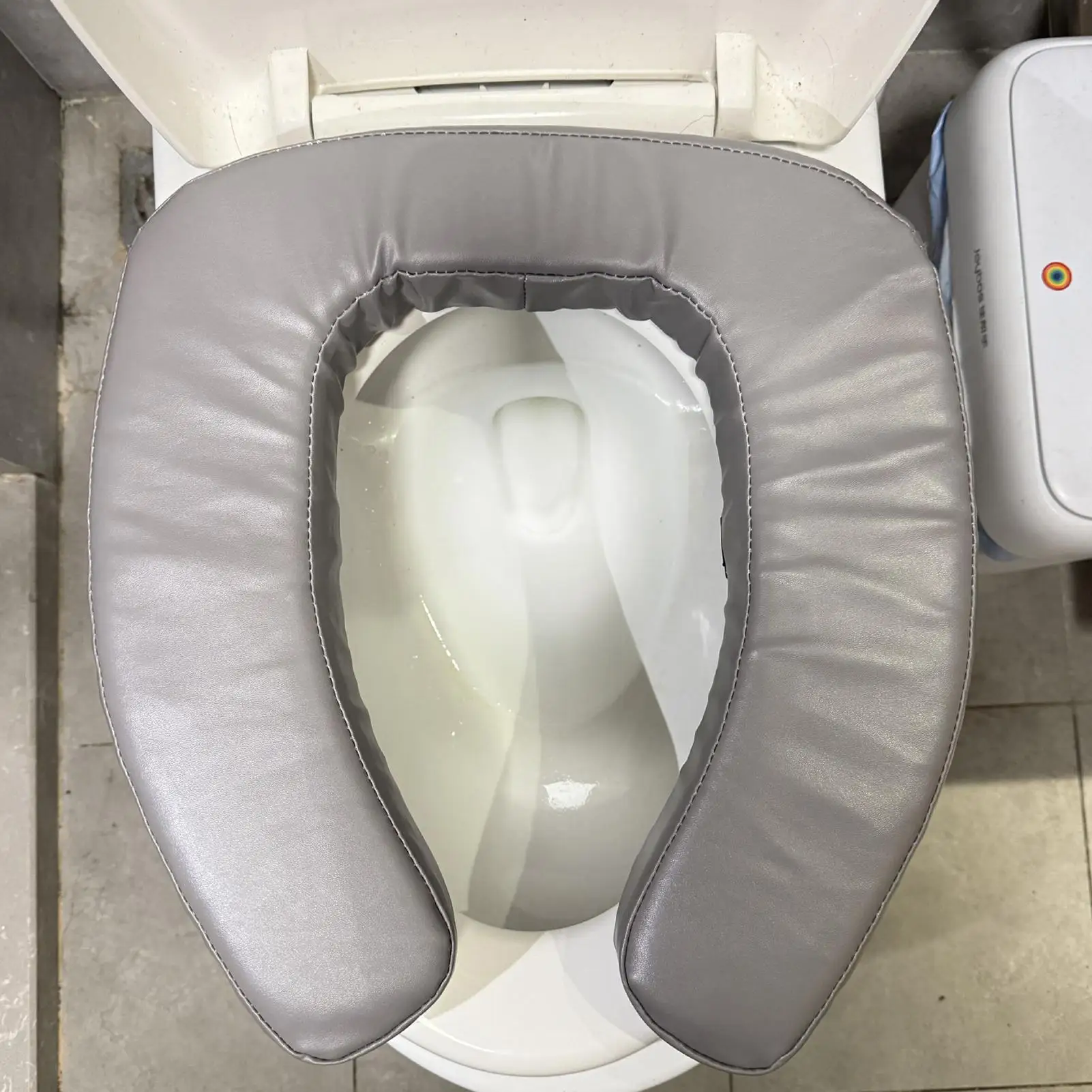Padded Toilet Seat Riser, High Density Foam Toilet Lift Assist, Bathroom Raised Seat for Elderly Disabled Pregnant Women