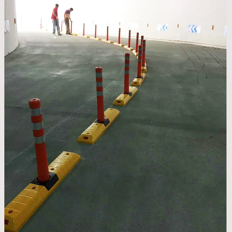 780mm Weight 4.5kg Pressure And Crash Resistance Lane Separator With The Column