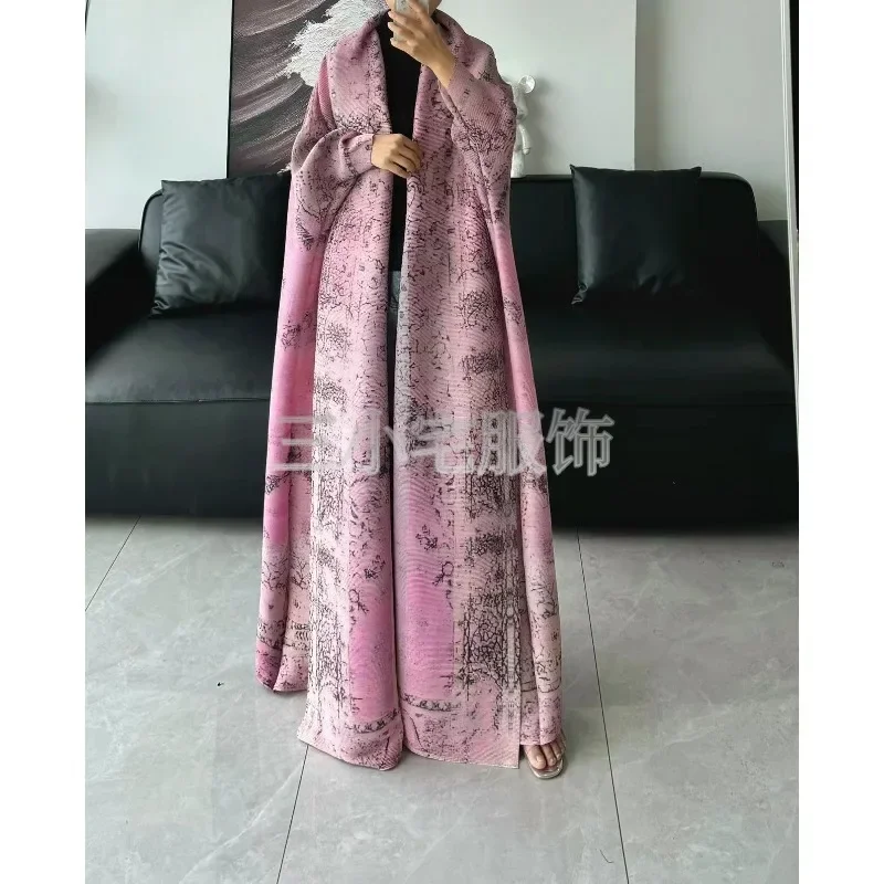 2024 Pleats Pleated New Bat Sleeve Long Coat Pink Printed Elegant Senior Designer Muslim Abaya Folded Loose Plus Size Robe