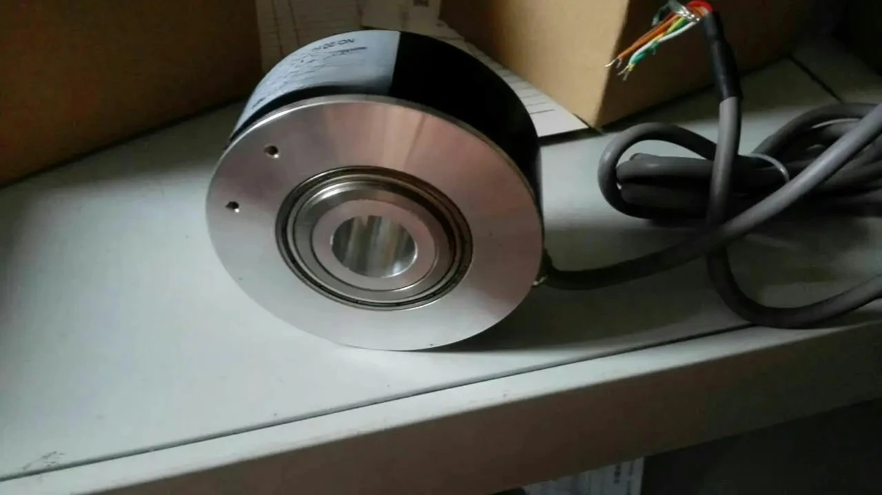 outer diameter 80mm the thickness only 43mm and the shaft diameter 30mm etc rotary encoder manufacturer