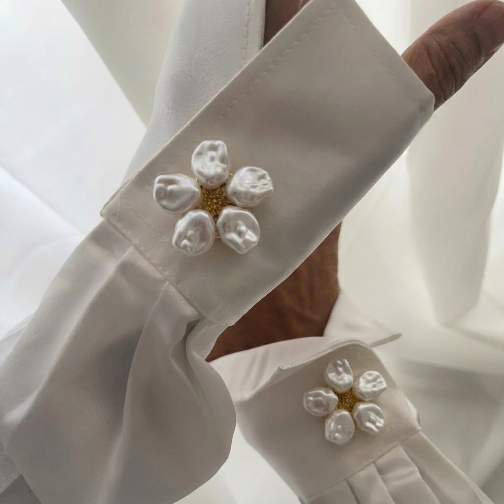 Elegant Pearl Flower Alloy Shirt Cufflinks Cuff Buttons for Women Vintage Blouse Sweater Accessories Formal Office Gifts