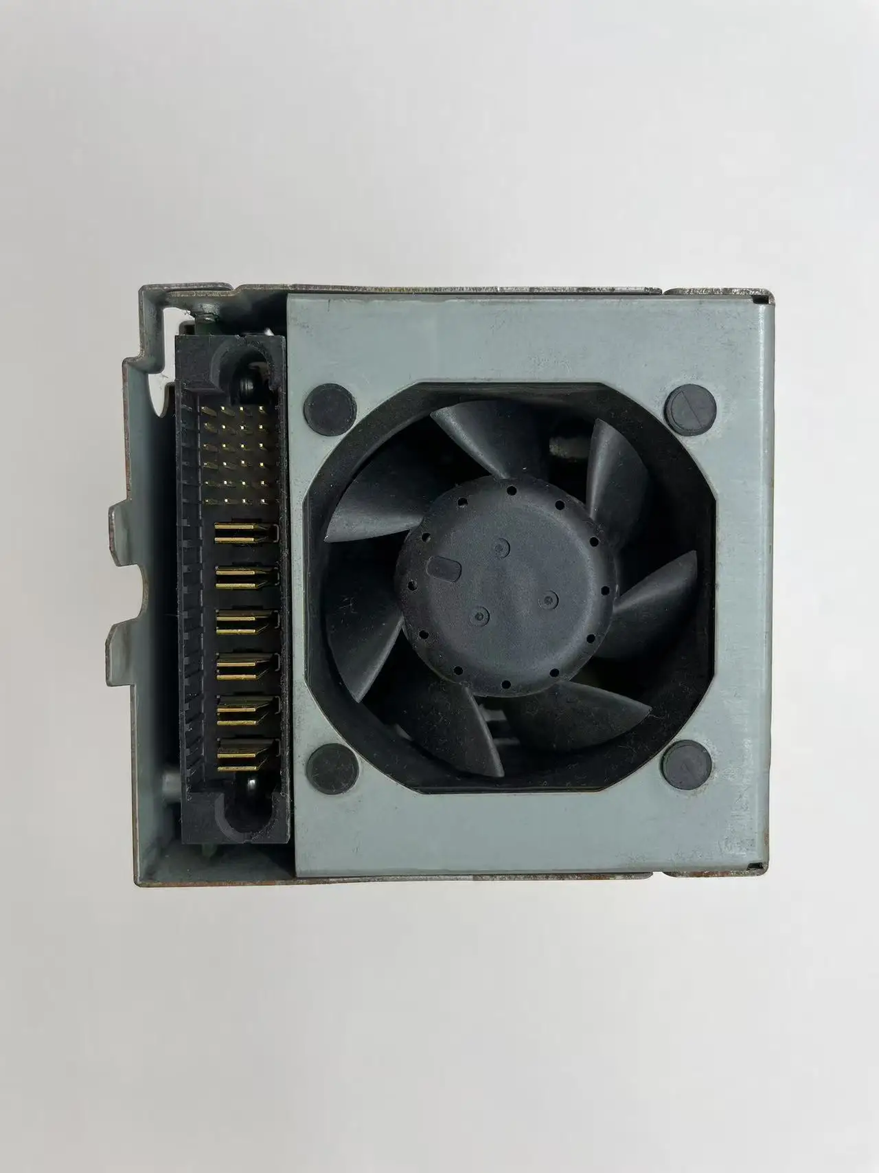 Alimentation à découpage DPS-650BBA 675W