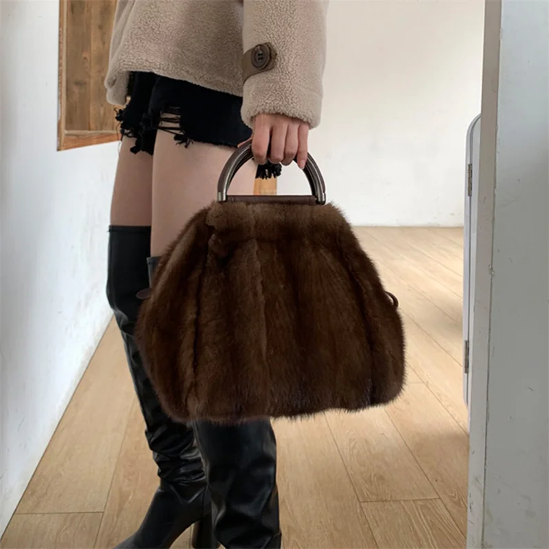 Women\'s Mink Fur Handbag 2022 New Fashion Designer Fluffy Fur Wrist Bag Large Capacity Soft Shopping Bag Girl Cute Handbag